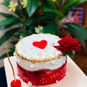 Red Rose Love & Pearl Cake